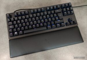 אוזניות גיימינג אופטית RAZER HUNTSMAN V2
